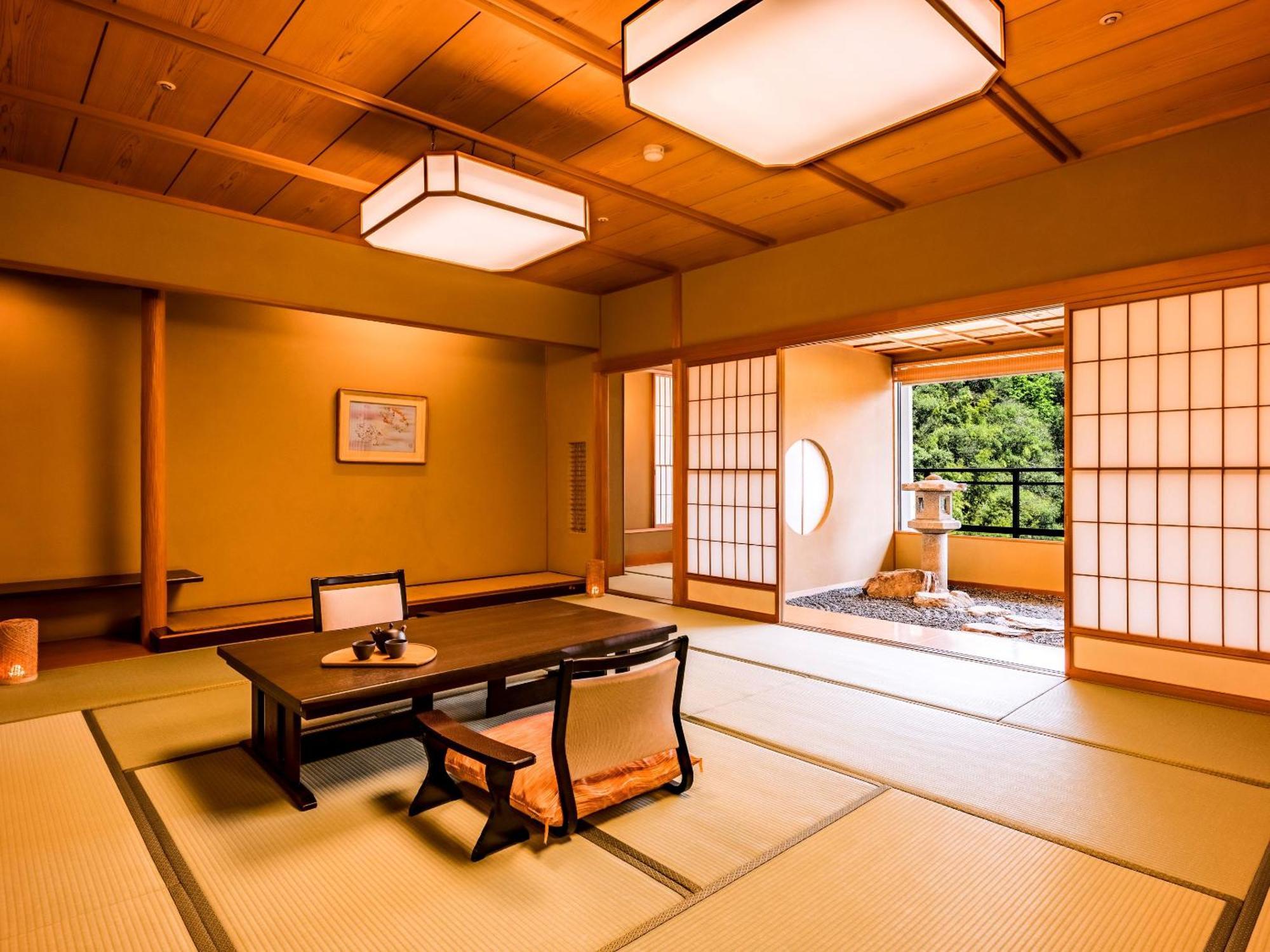 Ooedo Onsen Monogatari Premium Saiki Bekkan 미사사 외부 사진