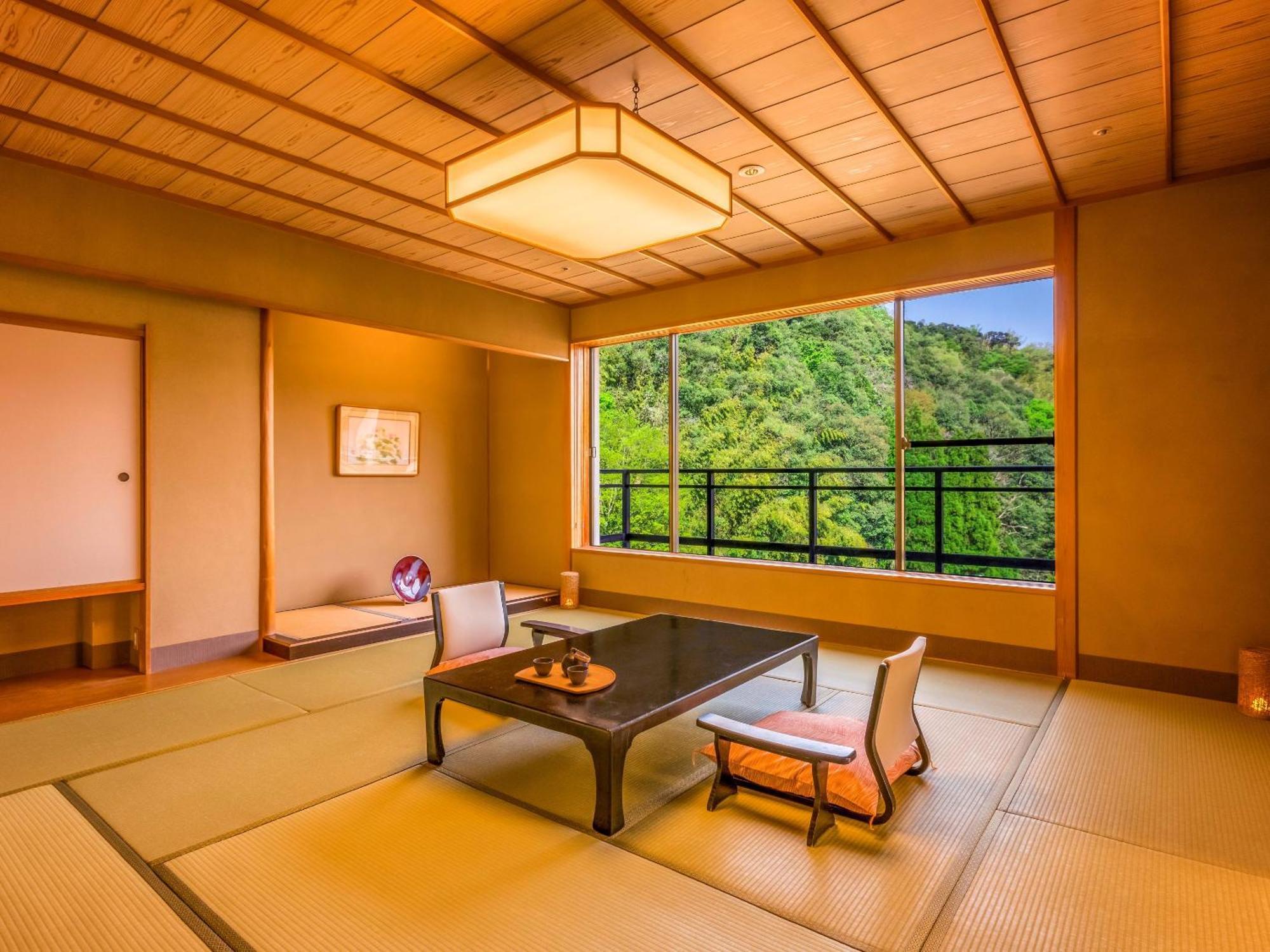 Ooedo Onsen Monogatari Premium Saiki Bekkan 미사사 외부 사진