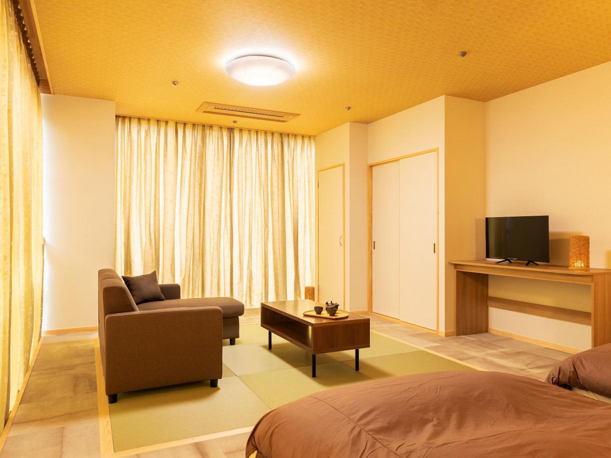 Ooedo Onsen Monogatari Premium Saiki Bekkan 미사사 객실 사진
