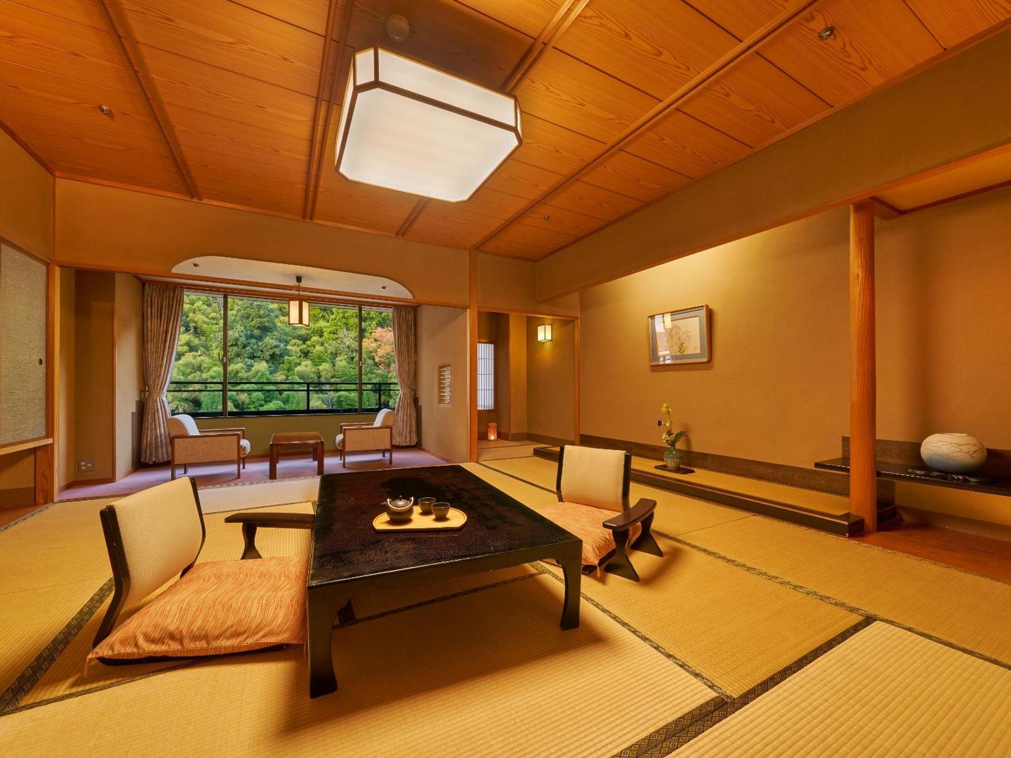 Ooedo Onsen Monogatari Premium Saiki Bekkan 미사사 객실 사진