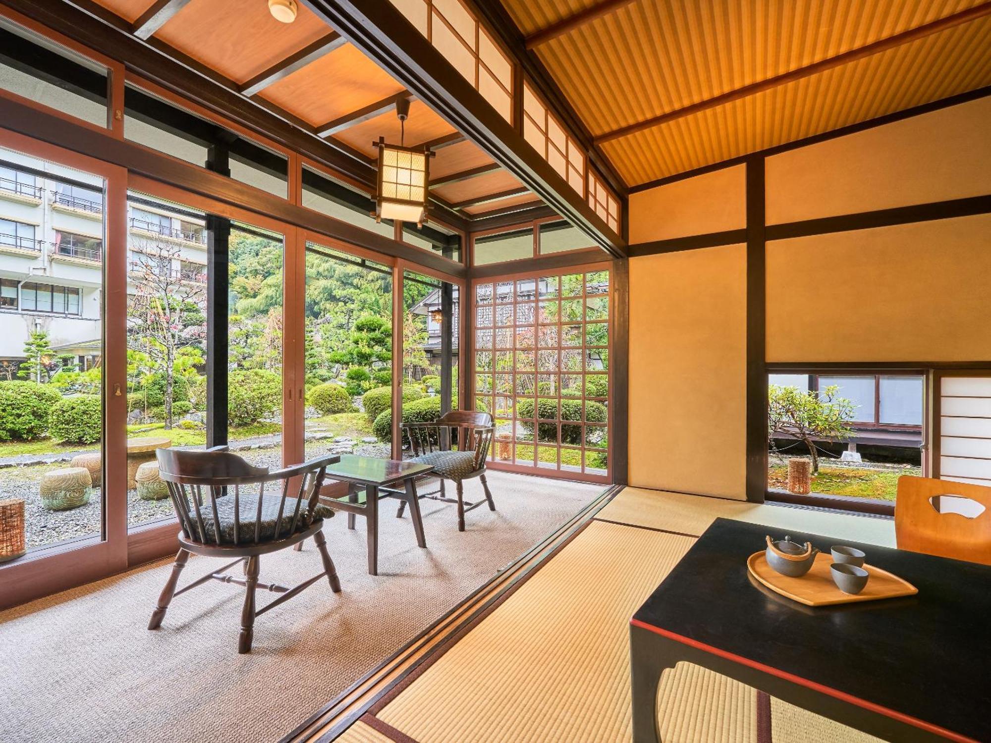 Ooedo Onsen Monogatari Premium Saiki Bekkan 미사사 객실 사진